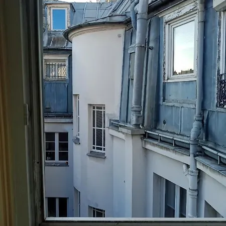 Typiquement Parisienne Mansardée