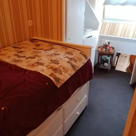 Appartement Typiquement Parisienne Mansardée *